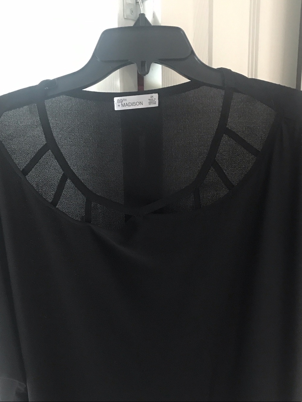 89 +Madison Black & Rhinestones Top size 2X - Picture 4 of 6